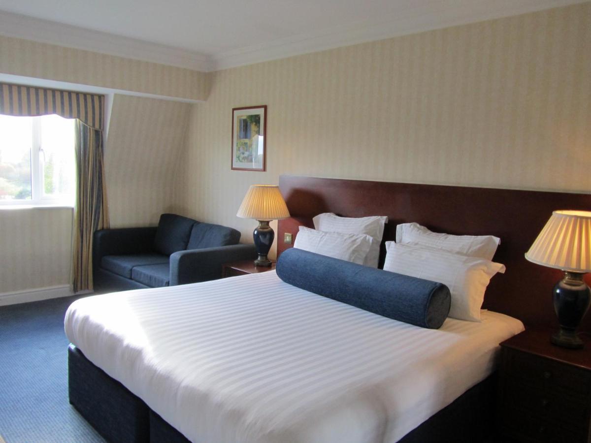 Windmill Village Hotel, Golf Club & Spa, BW Signature Collection โคเวนทรี ภายนอก รูปภาพ