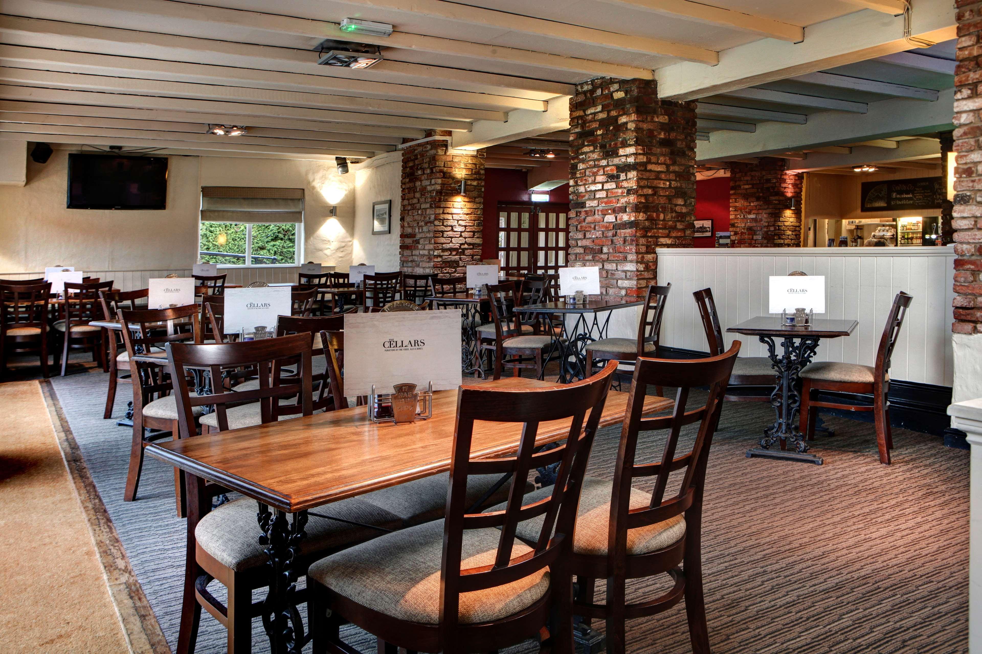 Windmill Village Hotel, Golf Club & Spa, BW Signature Collection โคเวนทรี ภายนอก รูปภาพ