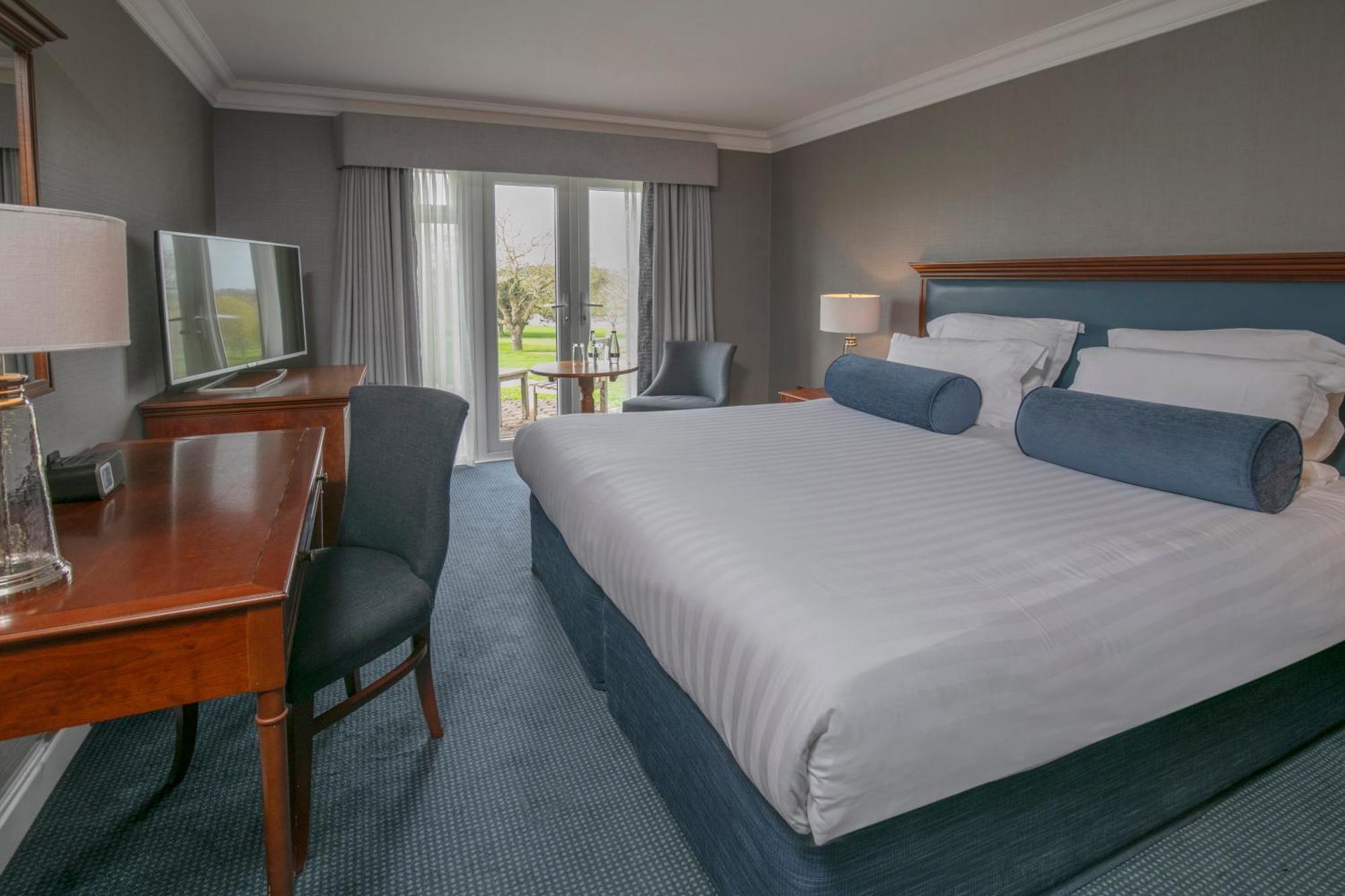 Windmill Village Hotel, Golf Club & Spa, BW Signature Collection โคเวนทรี ภายนอก รูปภาพ