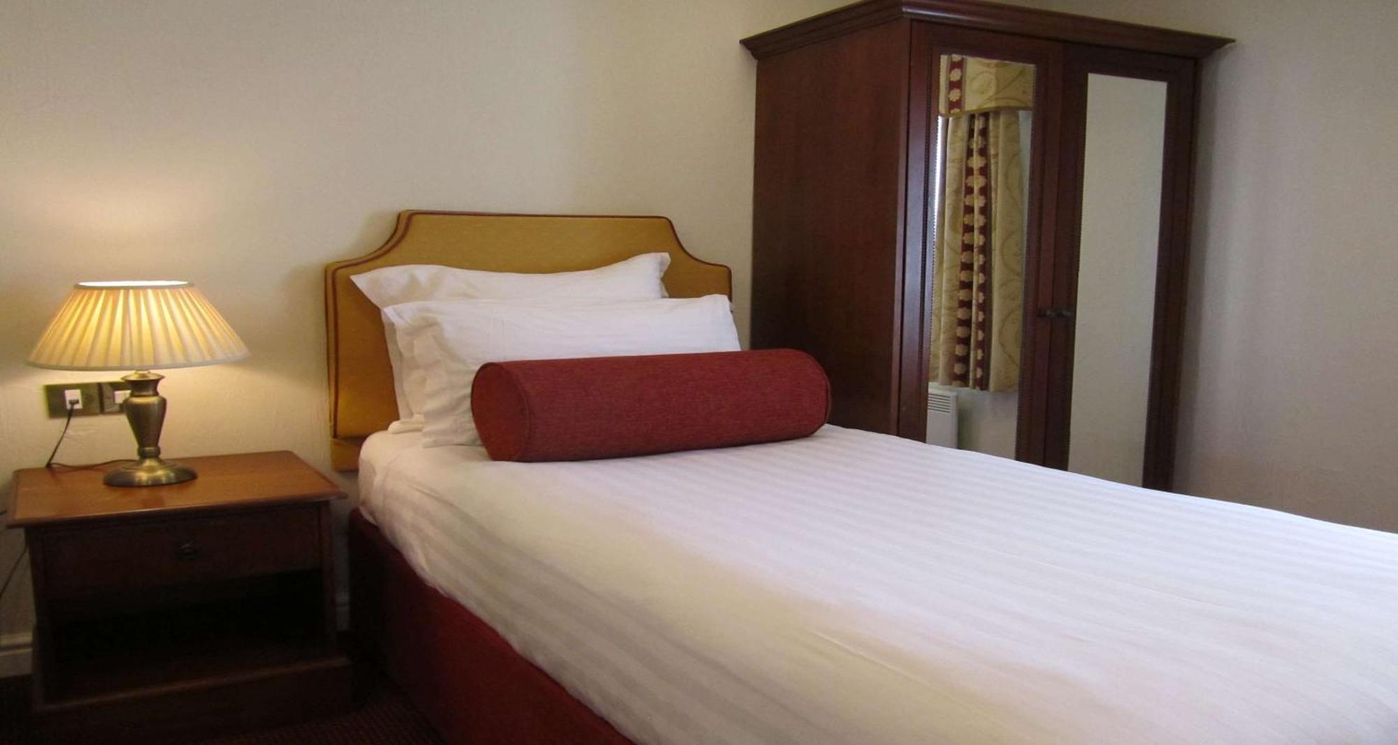 Windmill Village Hotel, Golf Club & Spa, BW Signature Collection โคเวนทรี ภายนอก รูปภาพ