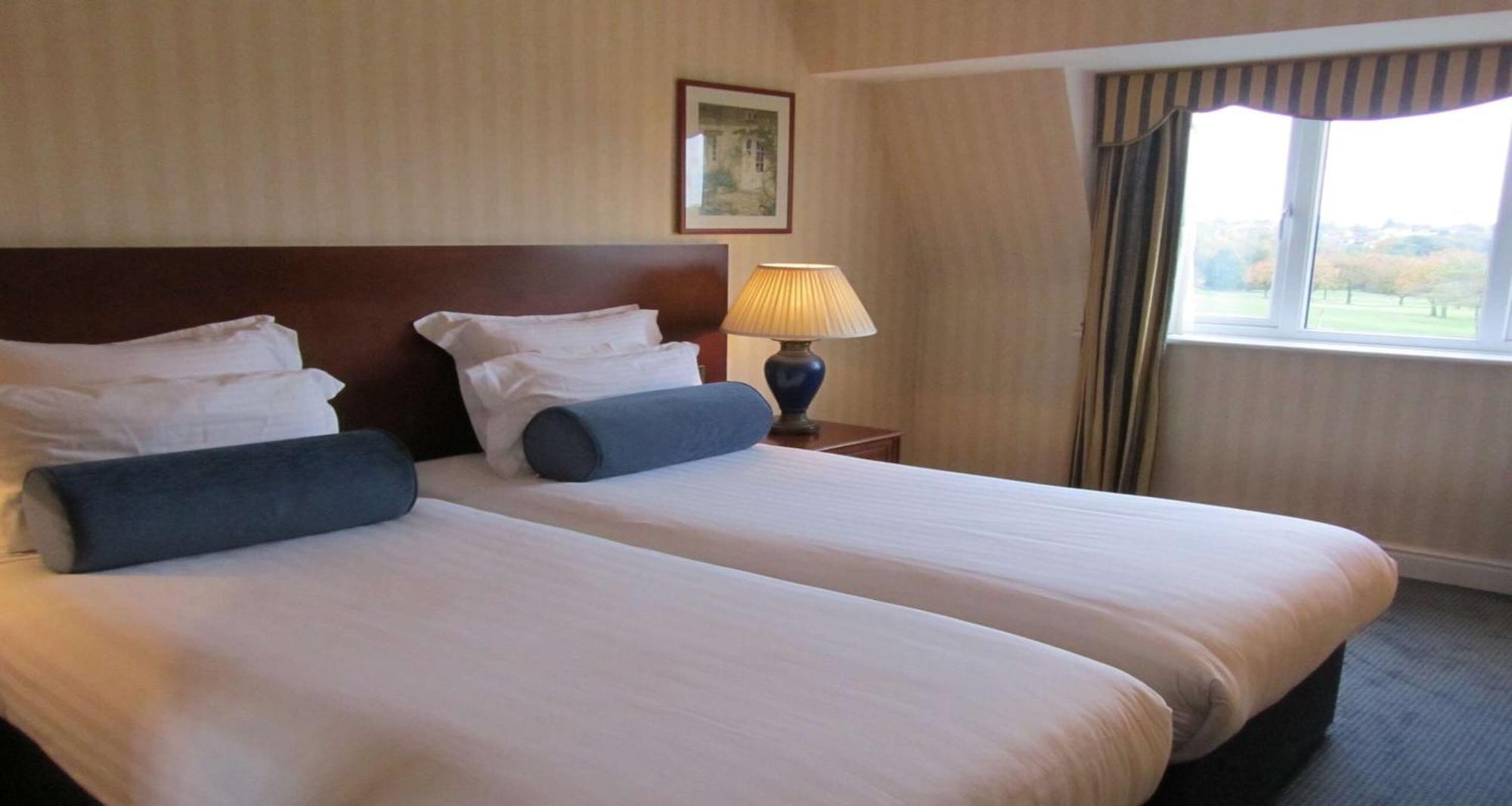 Windmill Village Hotel, Golf Club & Spa, BW Signature Collection โคเวนทรี ภายนอก รูปภาพ